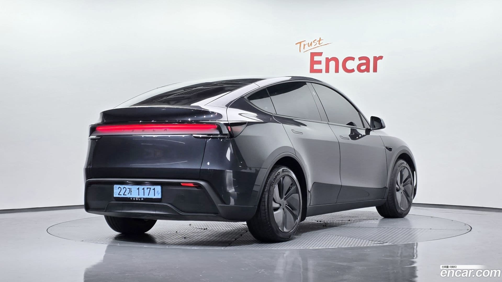 Main__Slider__Photo:Model Y Tesla 2025.6-1