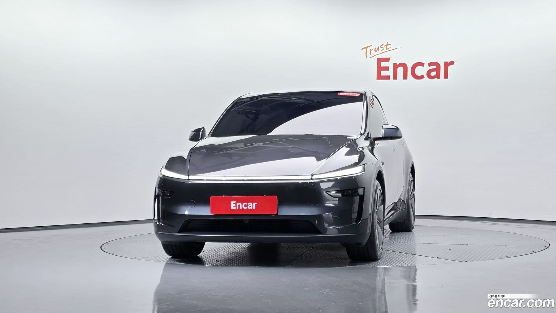 Main__Slider__Photo:Model Y Tesla 2025.6-2