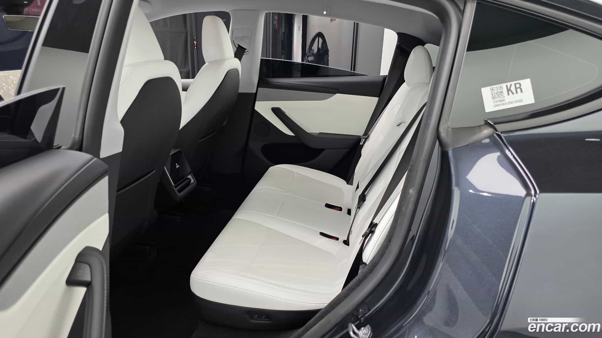 Model Y Tesla 2025.6-OPTION-016