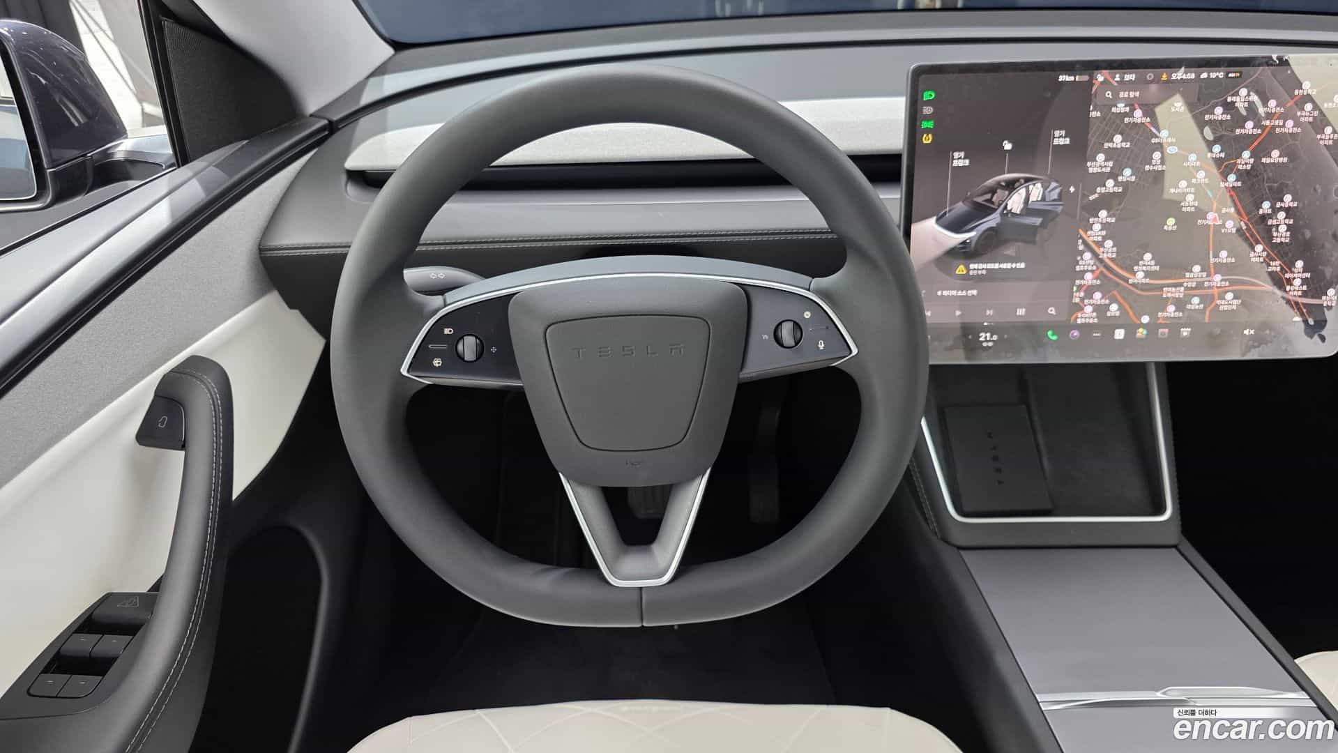 Model Y Tesla 2025.6-OPTION-017