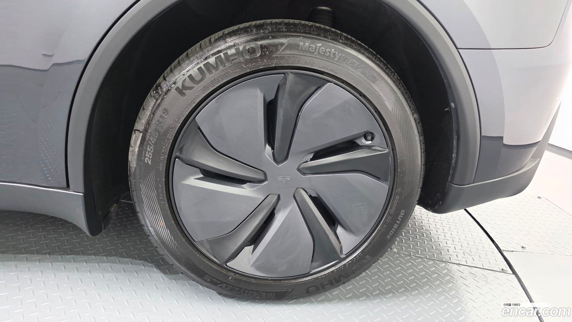 Main__Slider__Photo:Model Y Tesla 2025.6-20