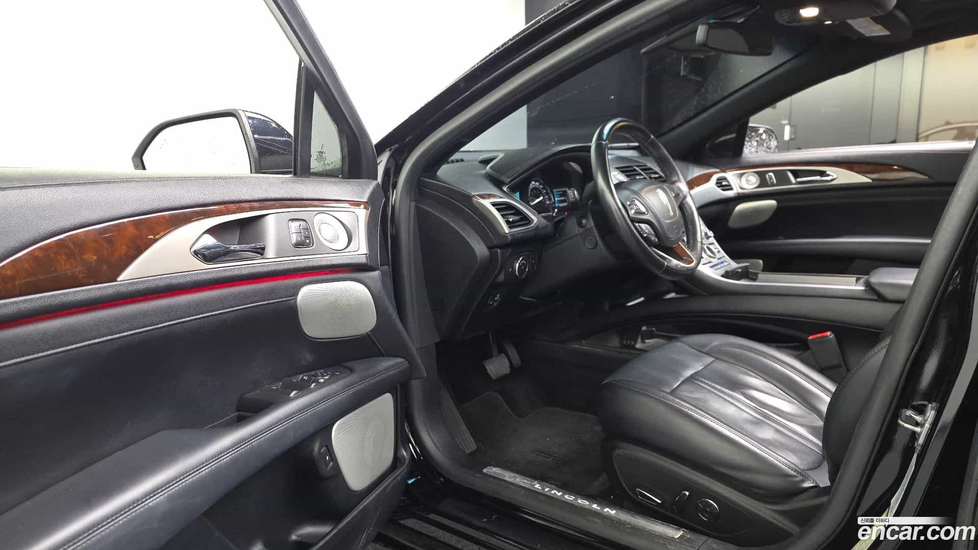 MKZ Lincoln 2018.6-INNER-010