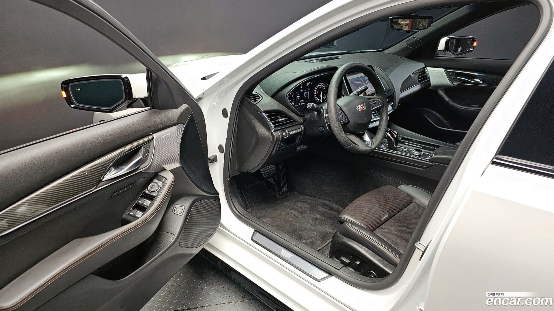 Main__Slider__Photo:CT5 Cadillac 2020.11-9