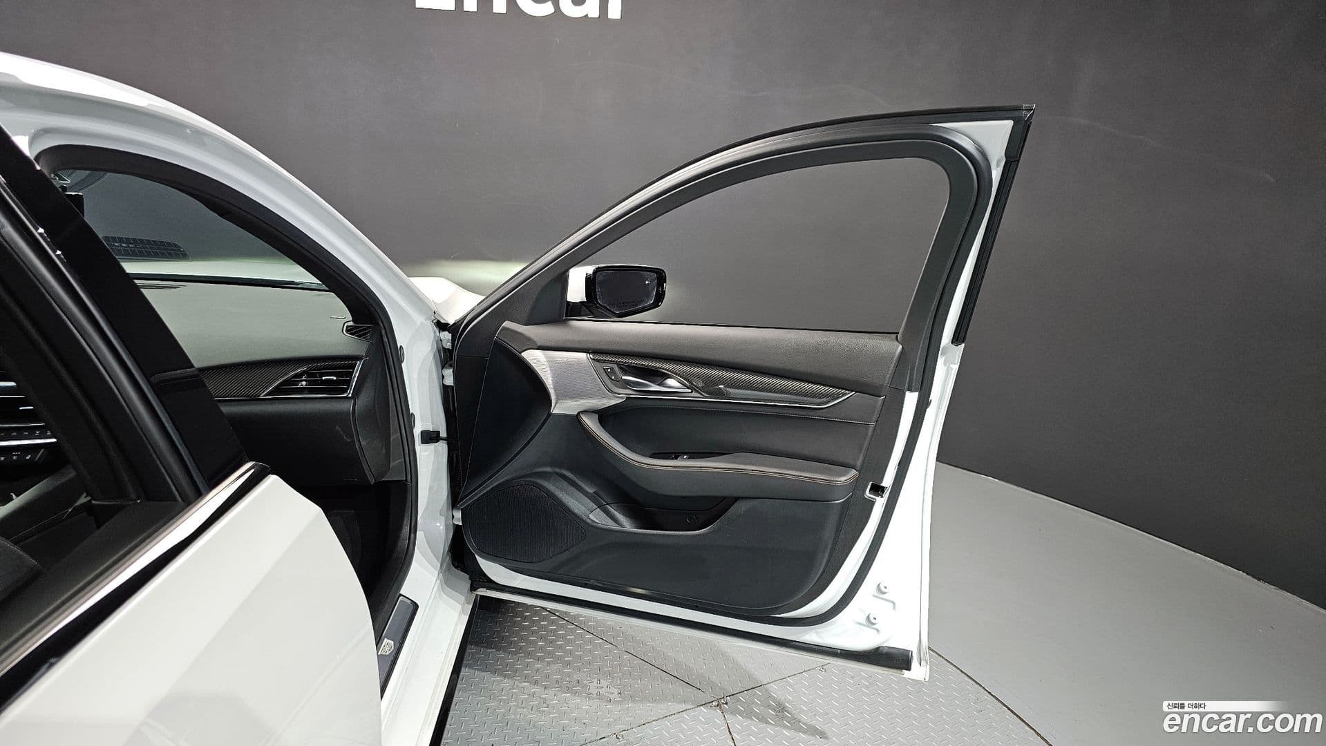 Main__Slider__Photo:CT5 Cadillac 2020.11-24