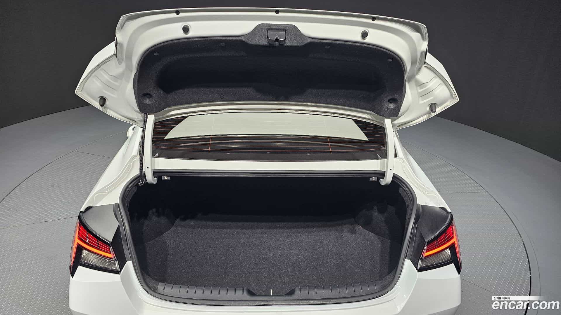 AVANTE Hyundai 2020.4-OPTION-024