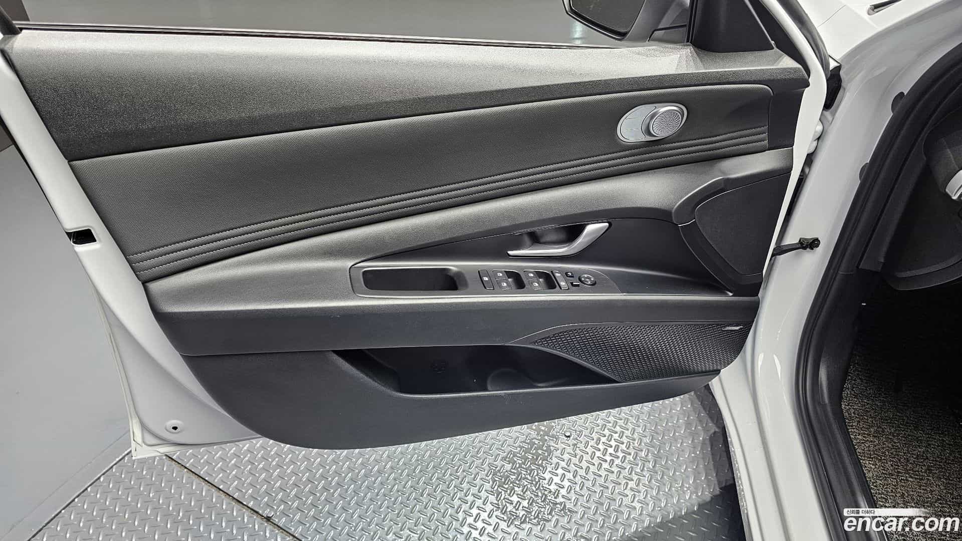 AVANTE Hyundai 2020.4-INNER-034