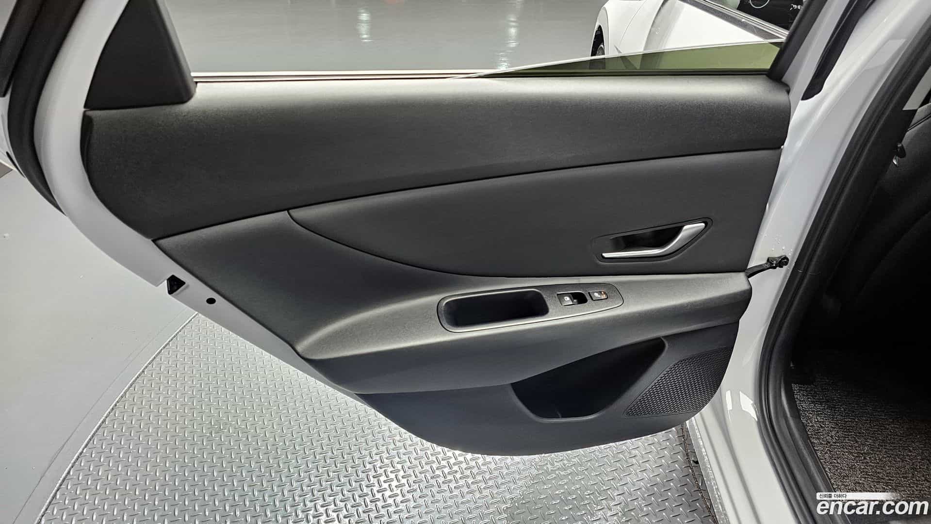 AVANTE Hyundai 2020.4-INNER-035
