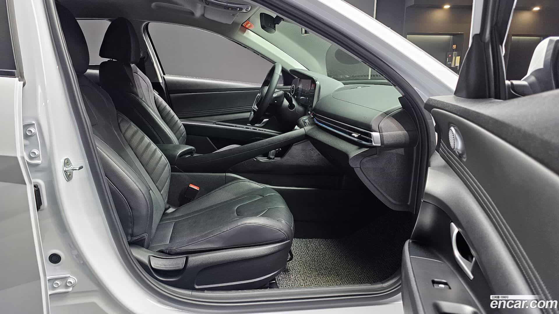 AVANTE Hyundai 2020.4-INNER-036