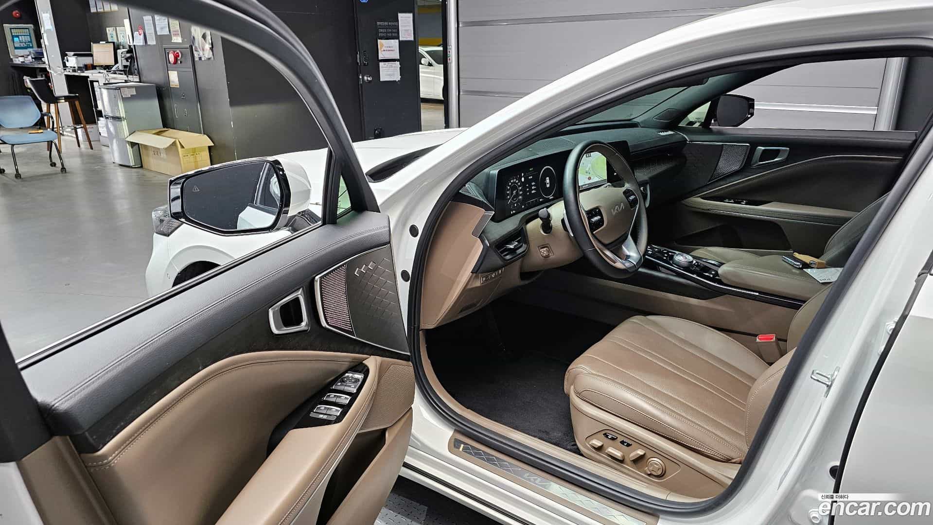 K8 Kia 2023.0-INNER-010