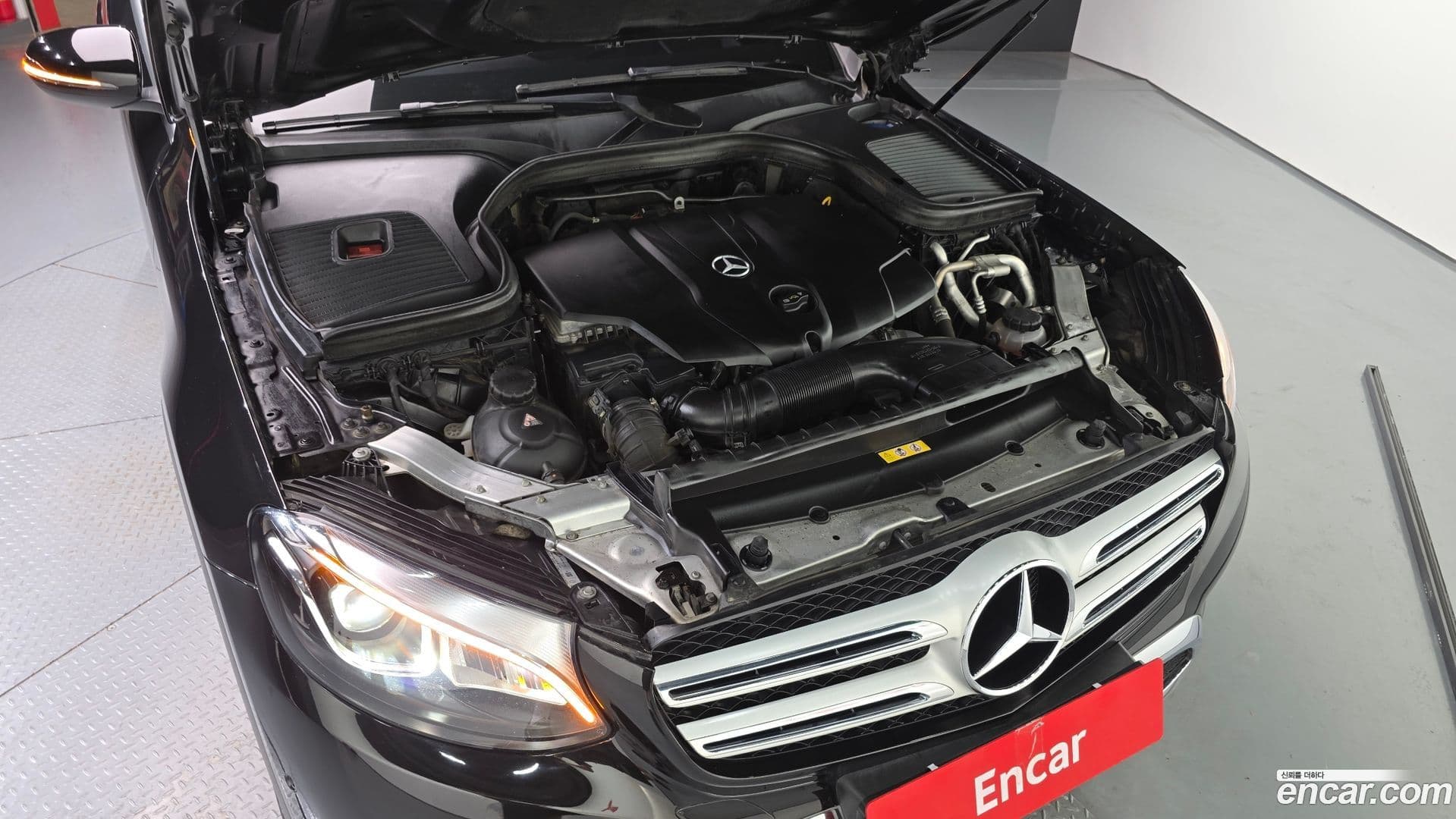 Main__Slider__Photo:GLC-Class Mercedes-Benz 2018.1-5