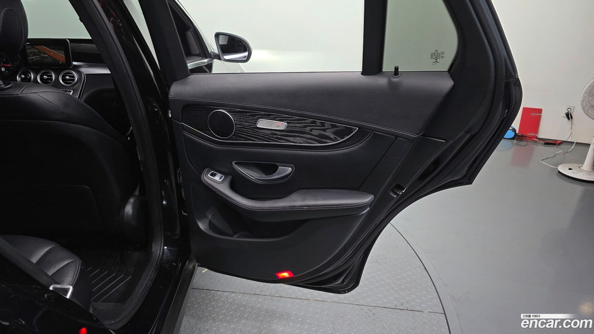 Main__Slider__Photo:GLC-Class Mercedes-Benz 2018.1-24