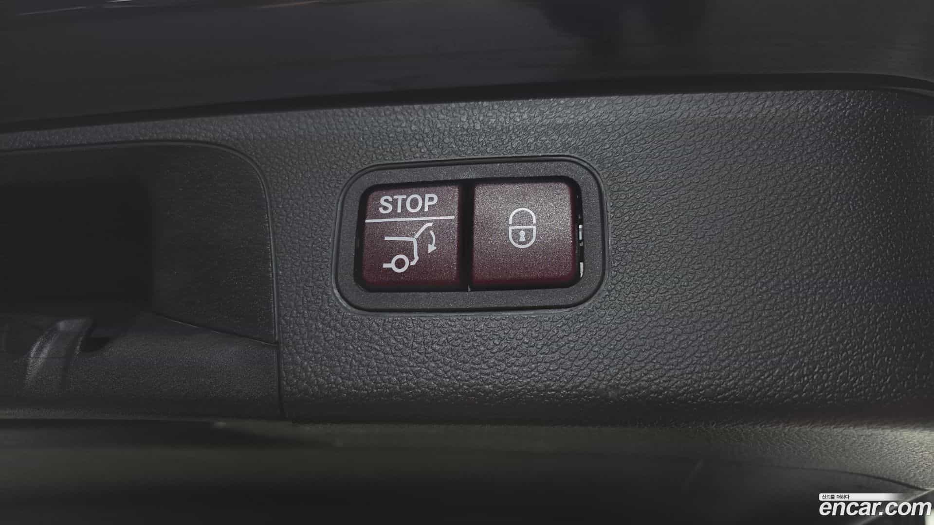 GLC-Class Mercedes-Benz 2018.1-OPTION-045