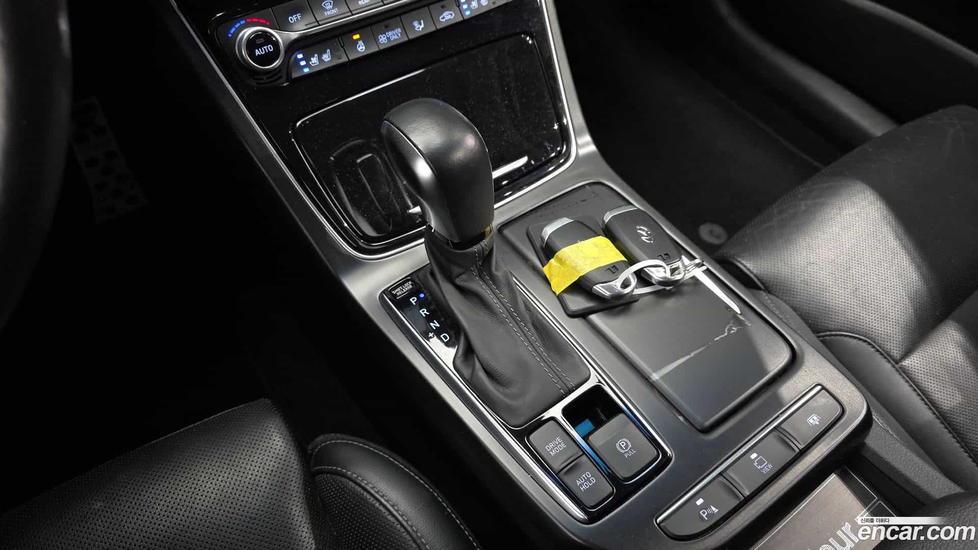 Grandeur Hyundai 2018.10-INNER-009
