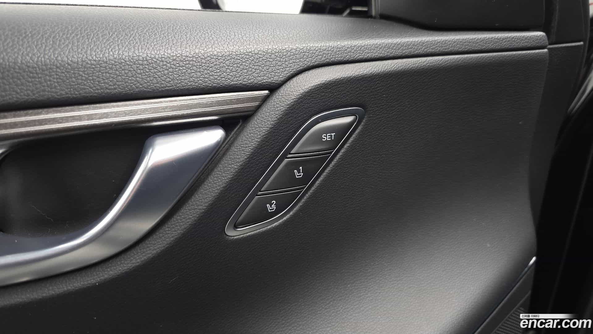 Grandeur Hyundai 2018.10-OPTION-021