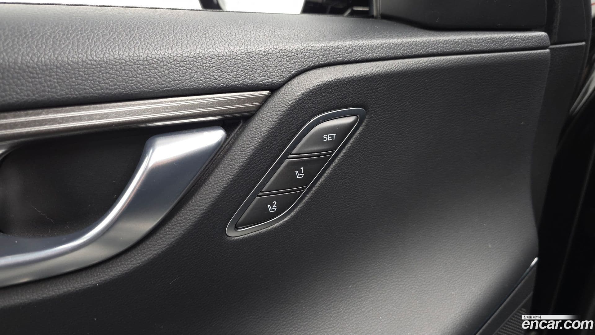 Main__Slider__Photo:Grandeur Hyundai 2018.10-16
