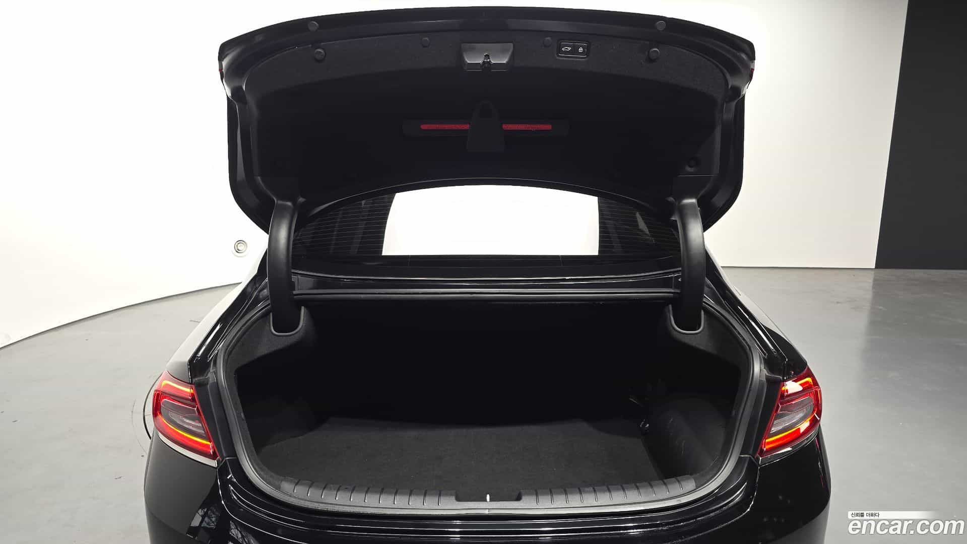Grandeur Hyundai 2018.10-OPTION-024