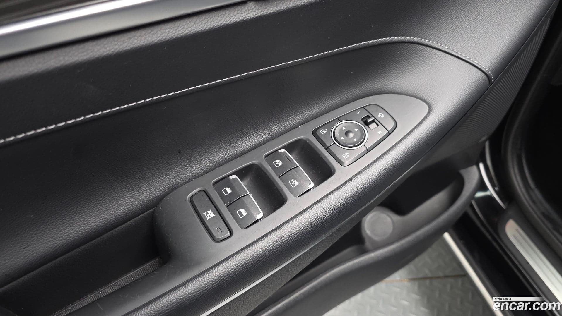 Main__Slider__Photo:Grandeur Hyundai 2018.10-29