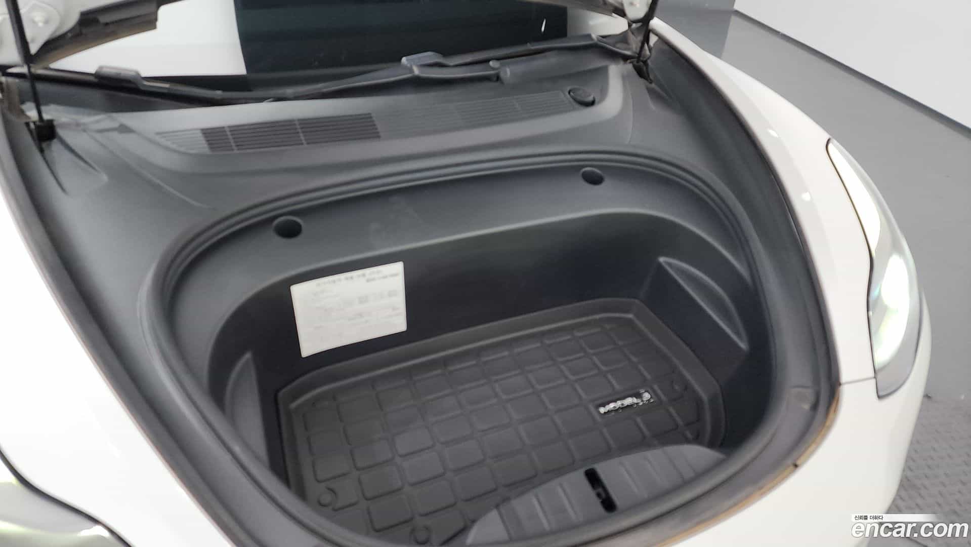 Model 3 Tesla 2021.8-OUTER-006