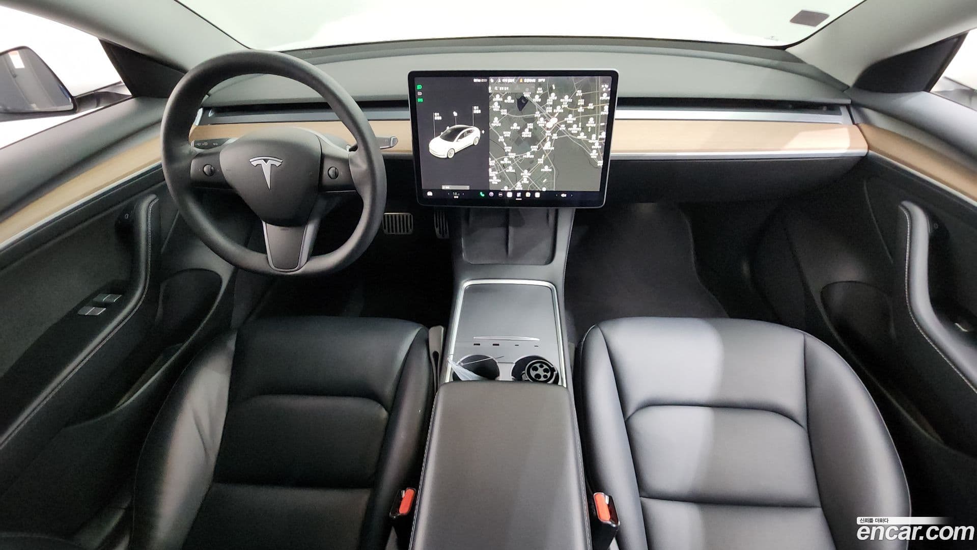 Main__Slider__Photo:Model 3 Tesla 2021.8-6