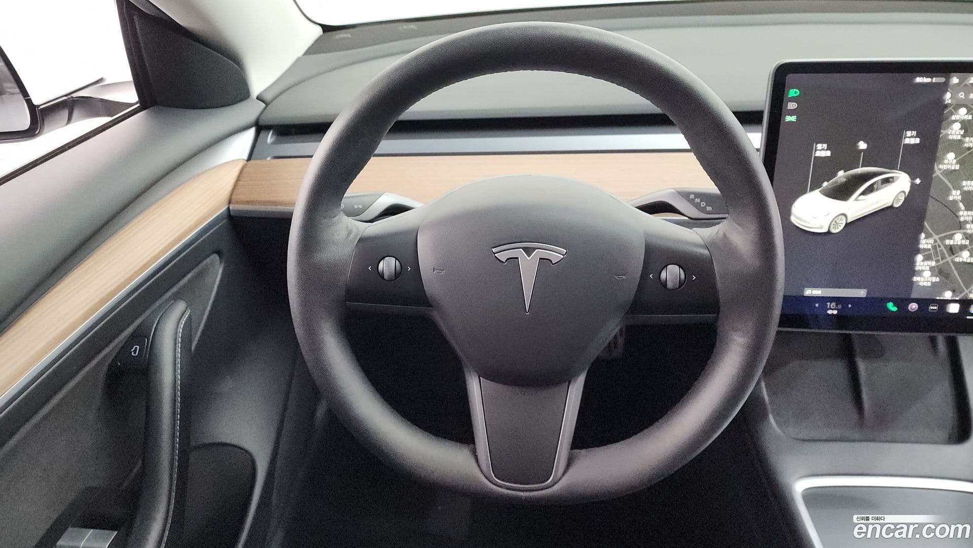Main__Slider__Photo:Model 3 Tesla 2021.8-12