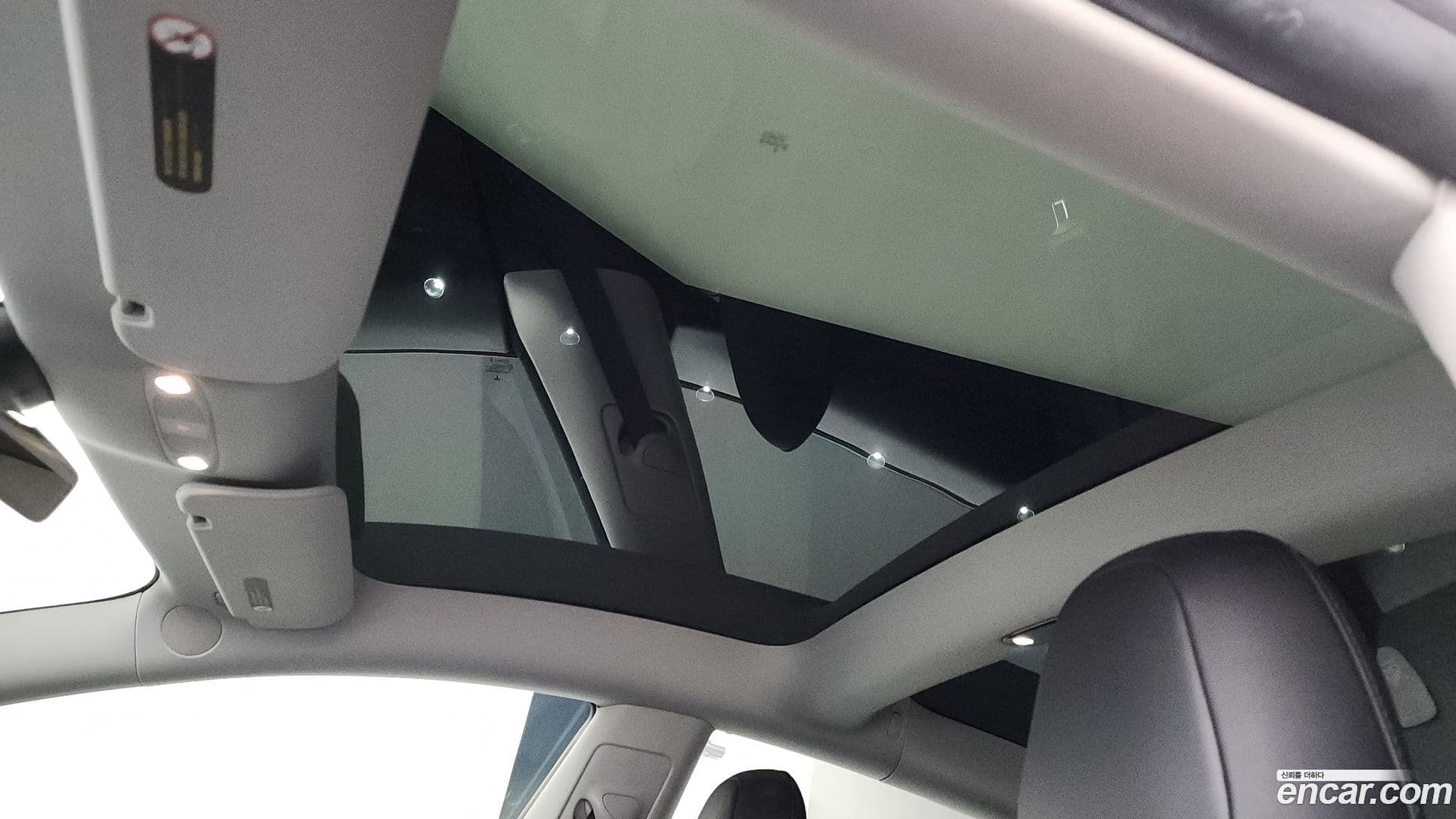 Main__Slider__Photo:Model 3 Tesla 2021.8-16