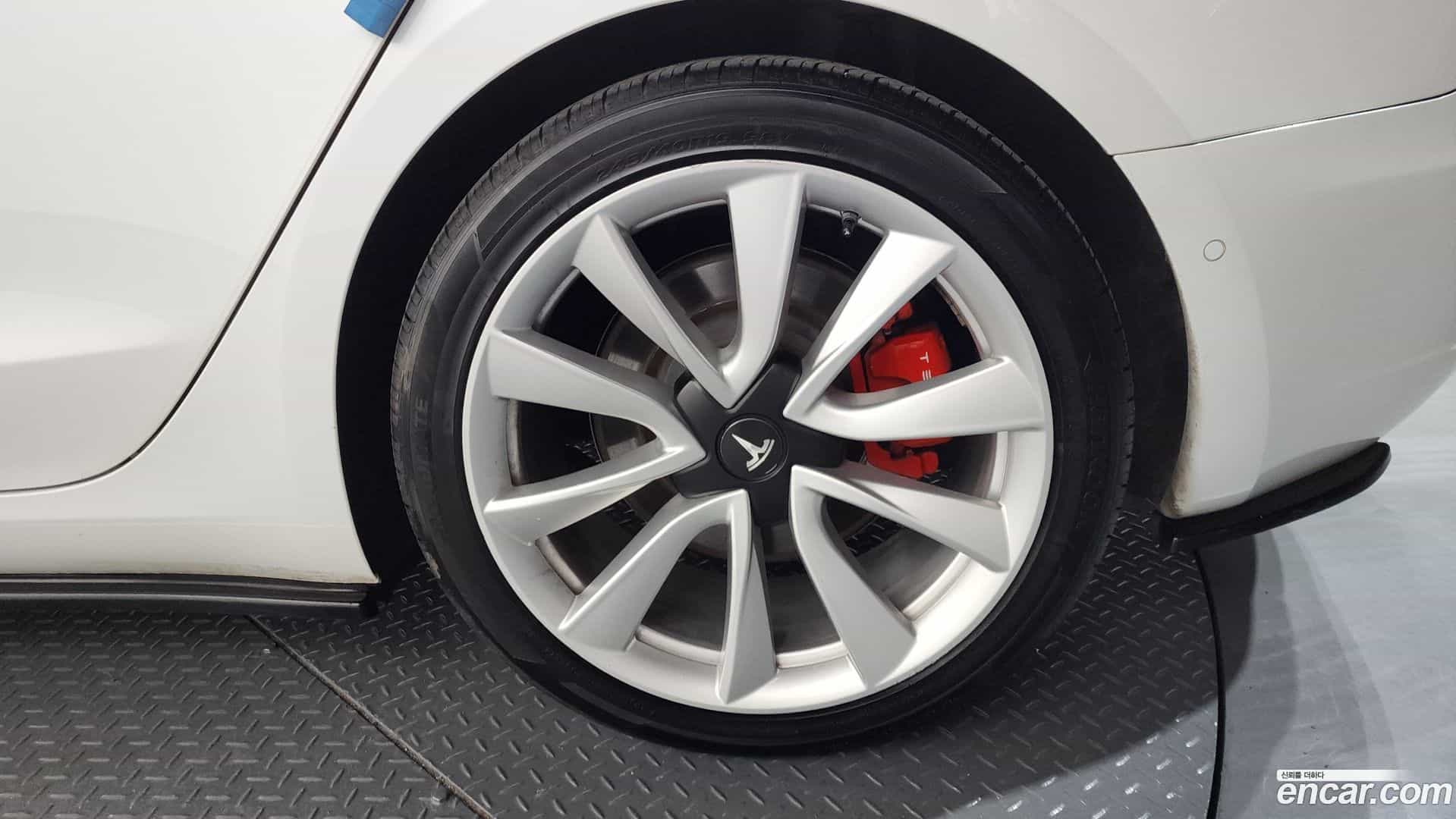 Model 3 Tesla 2021.8-OUTER-031