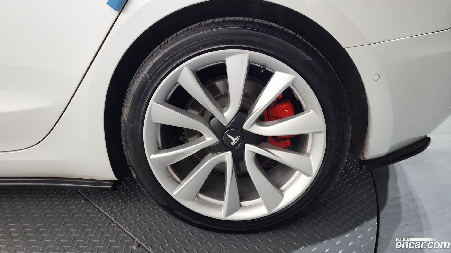 Main__Slider__Photo:Model 3 Tesla 2021.8-20