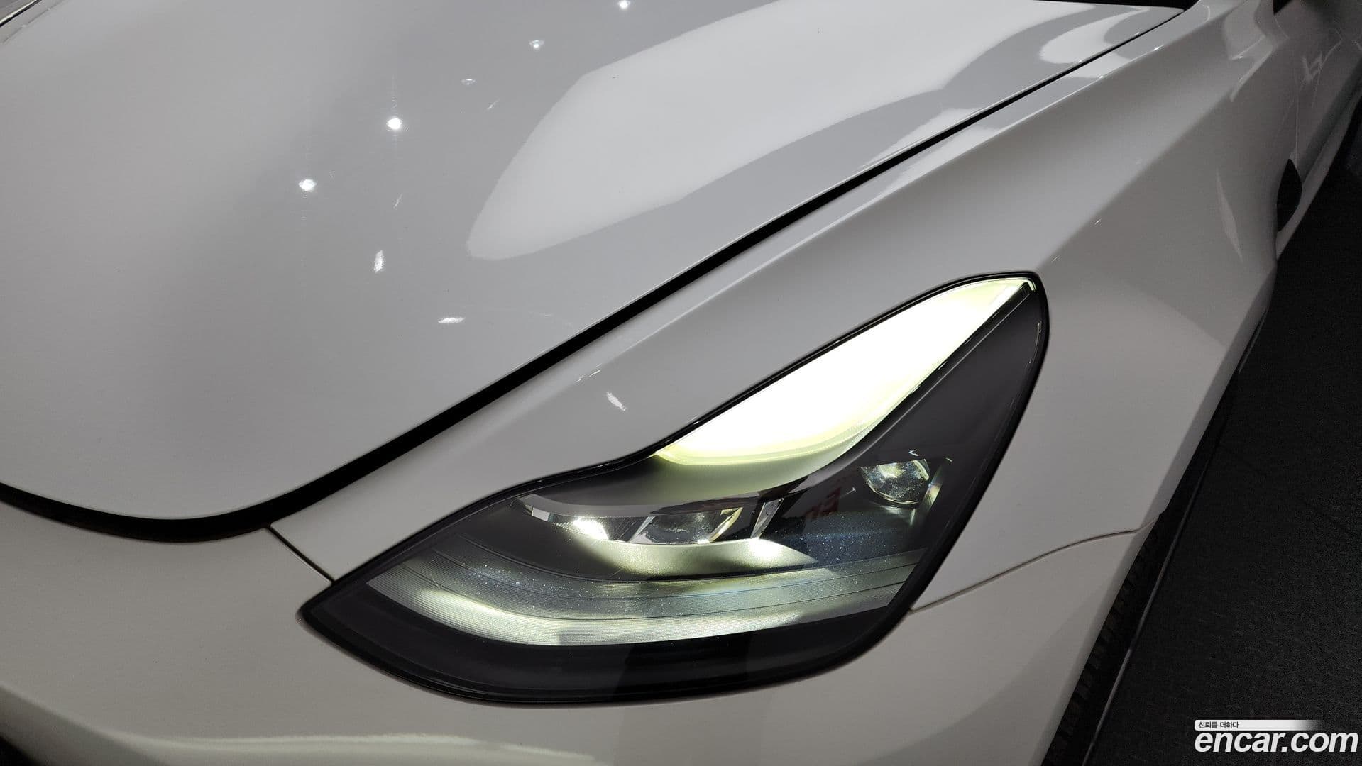 Main__Slider__Photo:Model 3 Tesla 2021.8-21