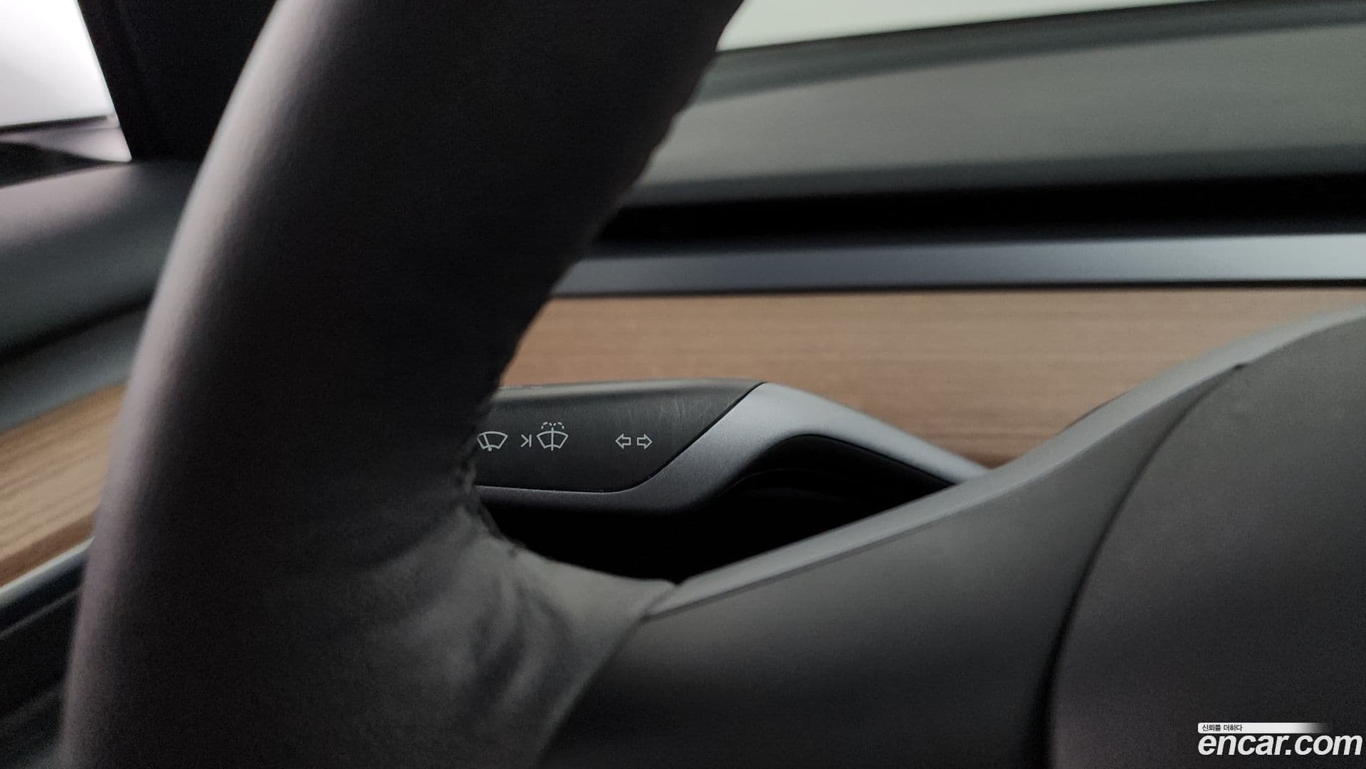 Main__Slider__Photo:Model 3 Tesla 2021.8-27