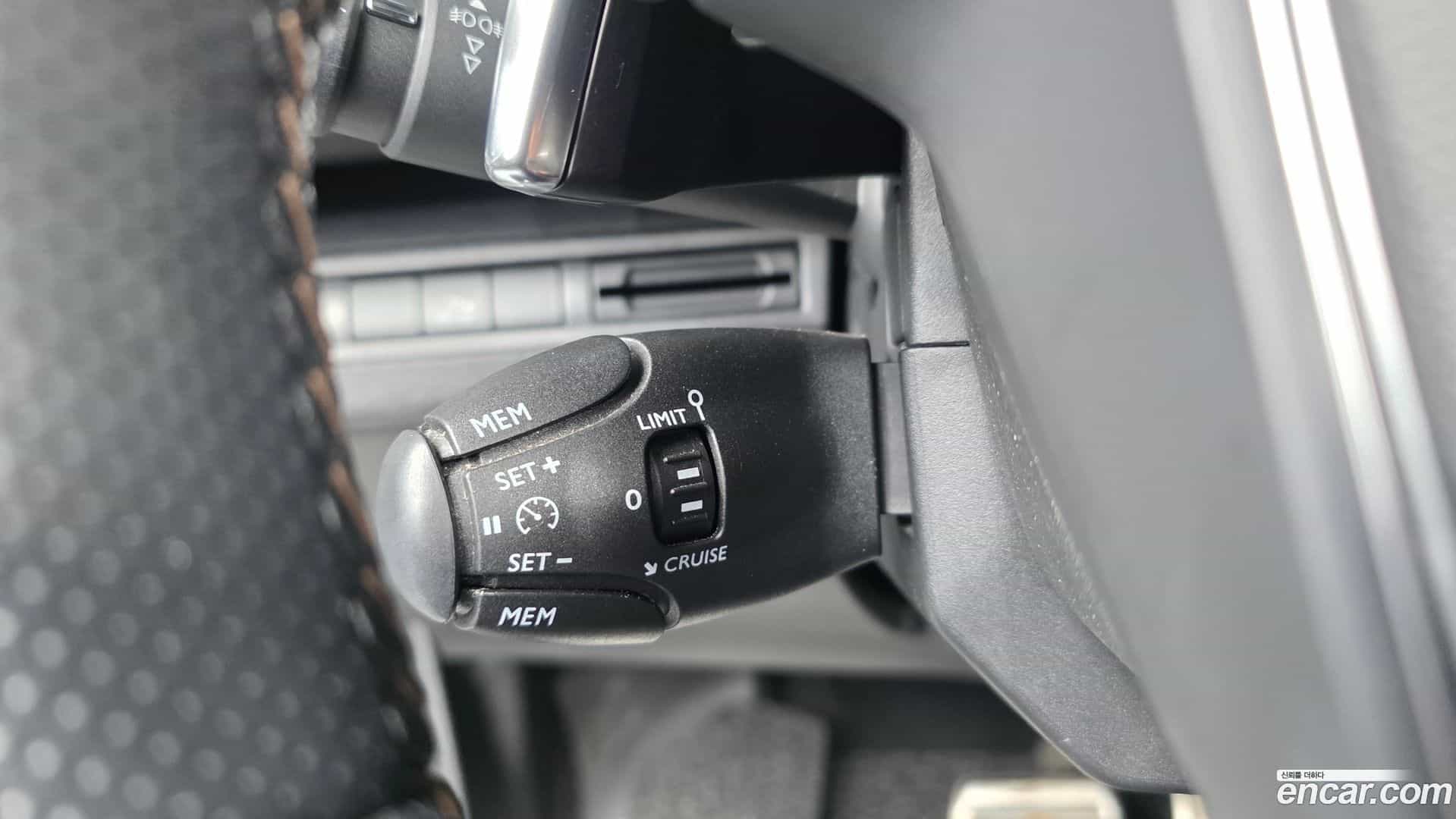 3008 Peugeot 2018.4-OPTION-022