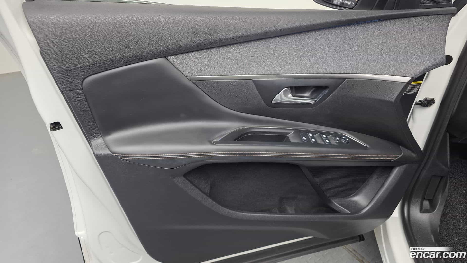 3008 Peugeot 2018.4-INNER-034