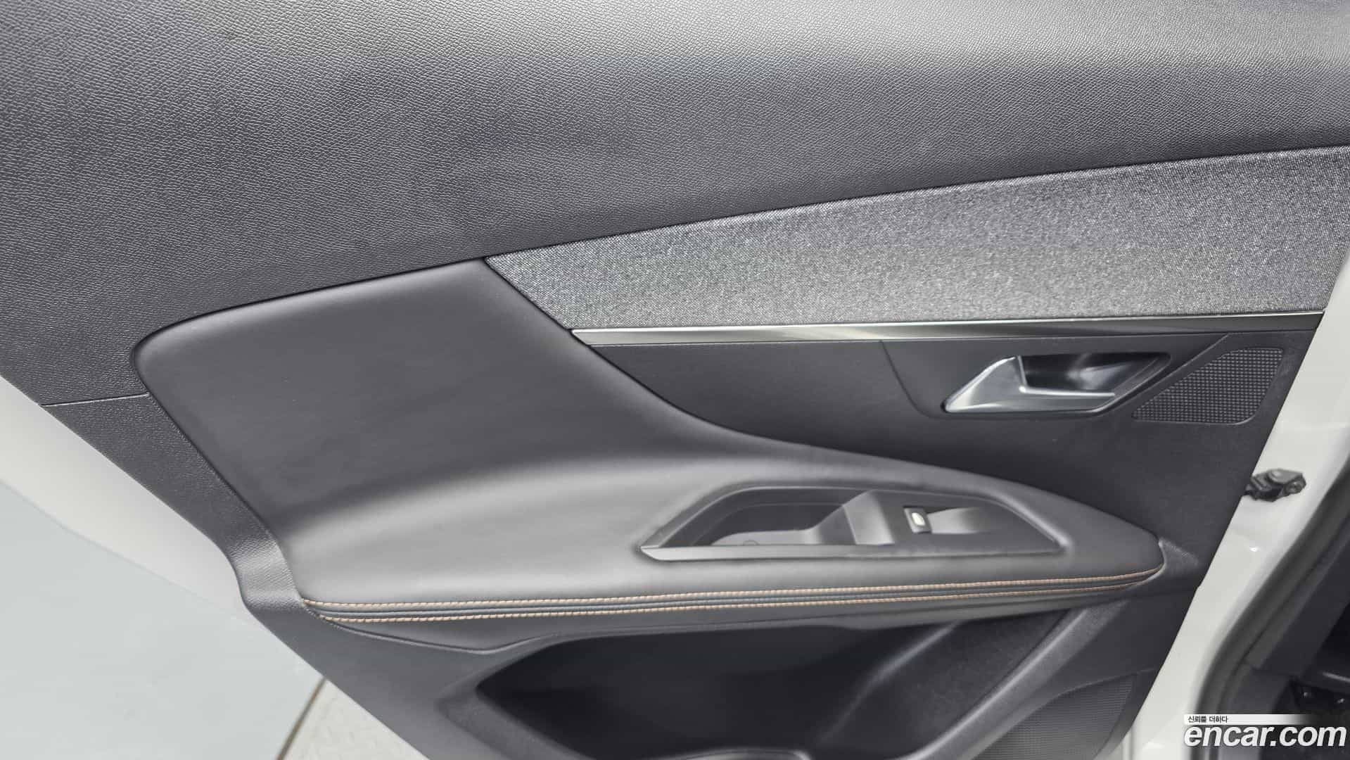 3008 Peugeot 2018.4-INNER-035