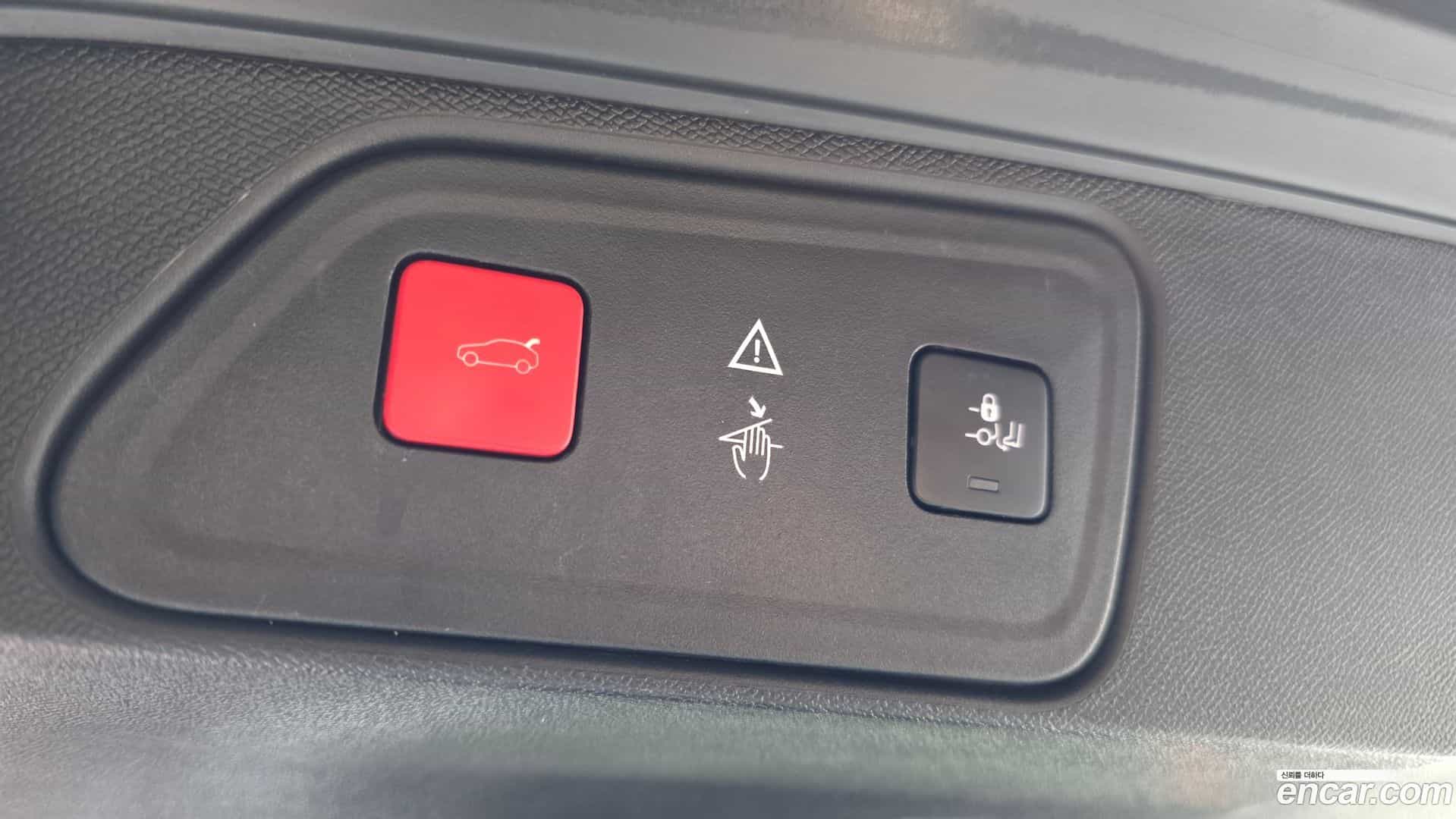 3008 Peugeot 2018.4-OPTION-046