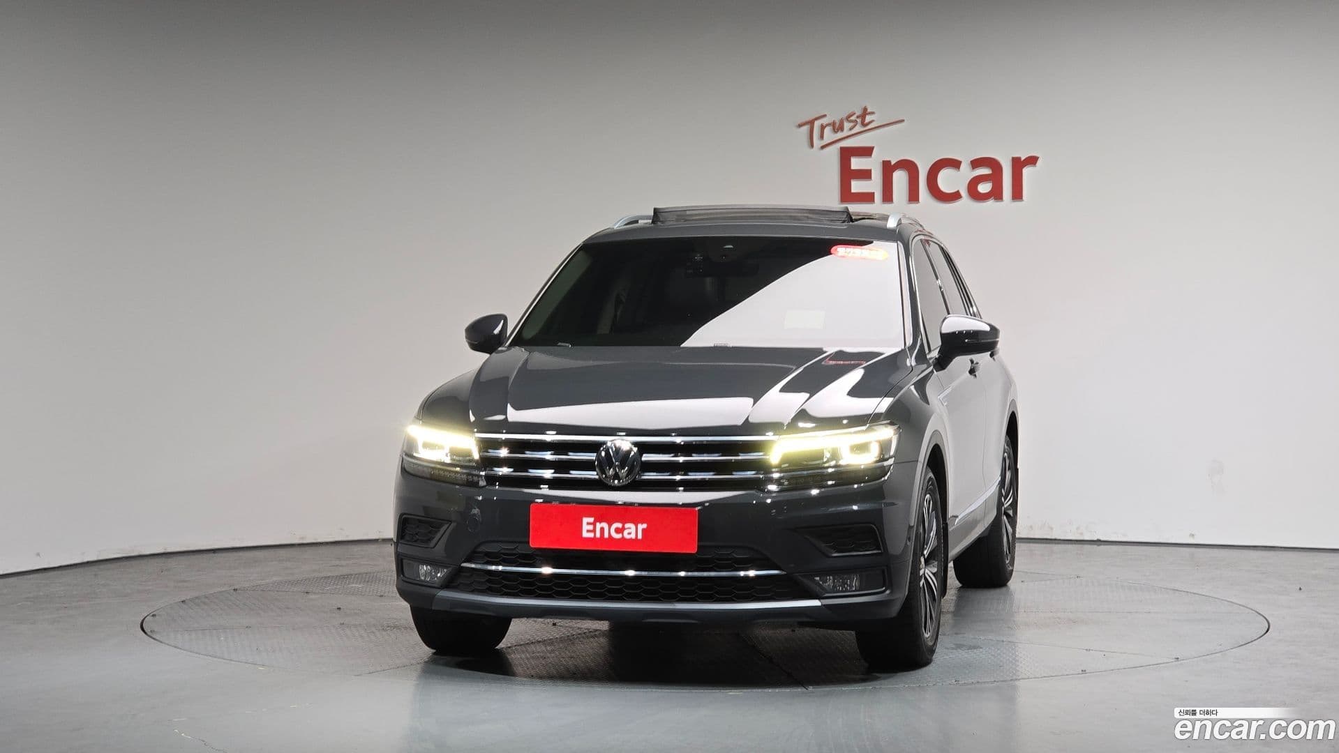 Main__Slider__Photo:Tiguan Volkswagen 2020.11-2