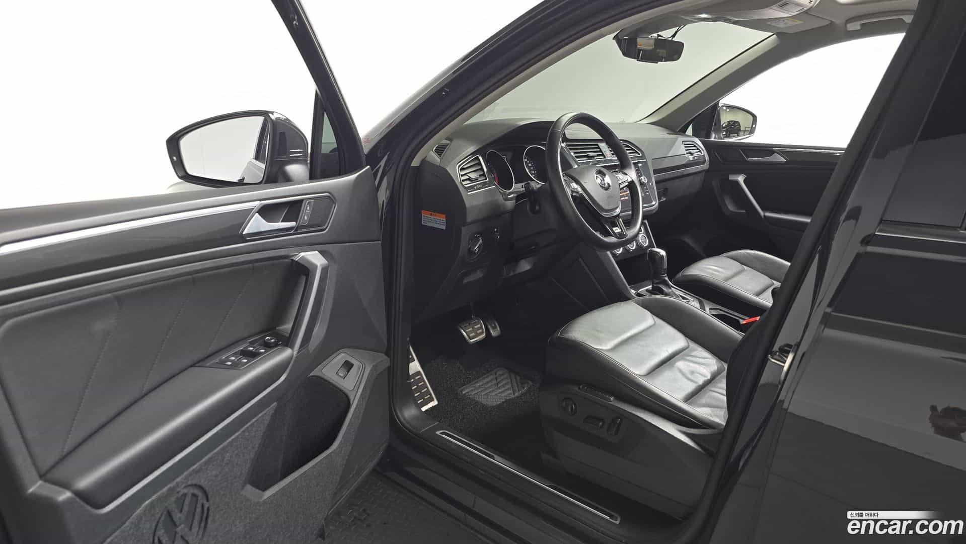 Tiguan Volkswagen 2020.11-INNER-010