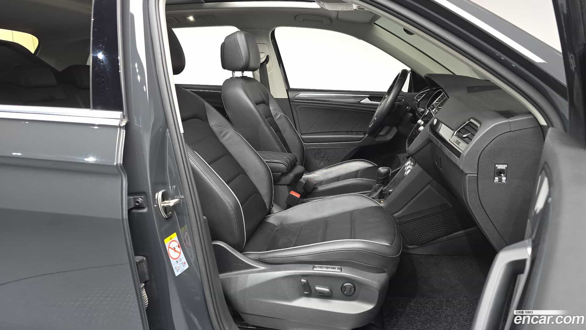 Tiguan Volkswagen 2020.11-OPTION-015