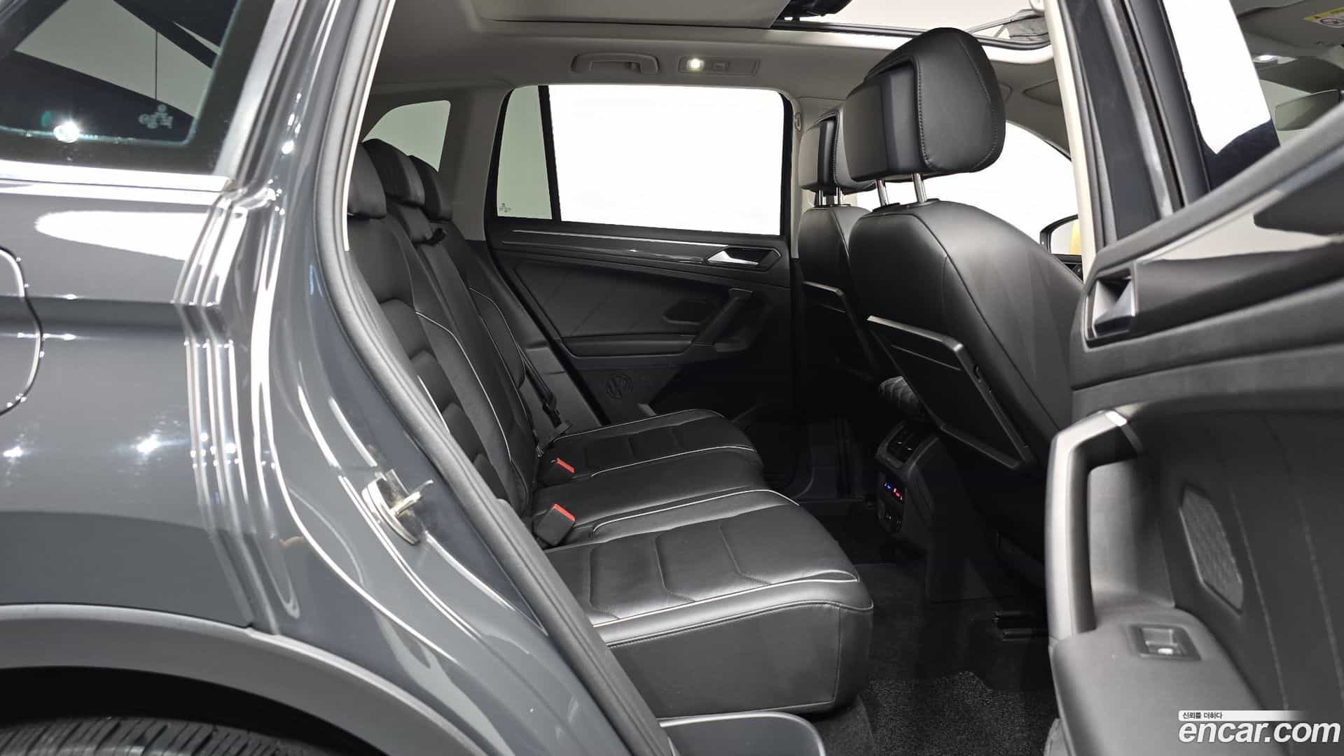 Tiguan Volkswagen 2020.11-OPTION-016