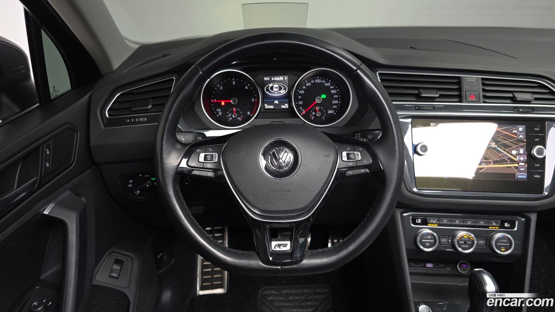 Main__Slider__Photo:Tiguan Volkswagen 2020.11-12