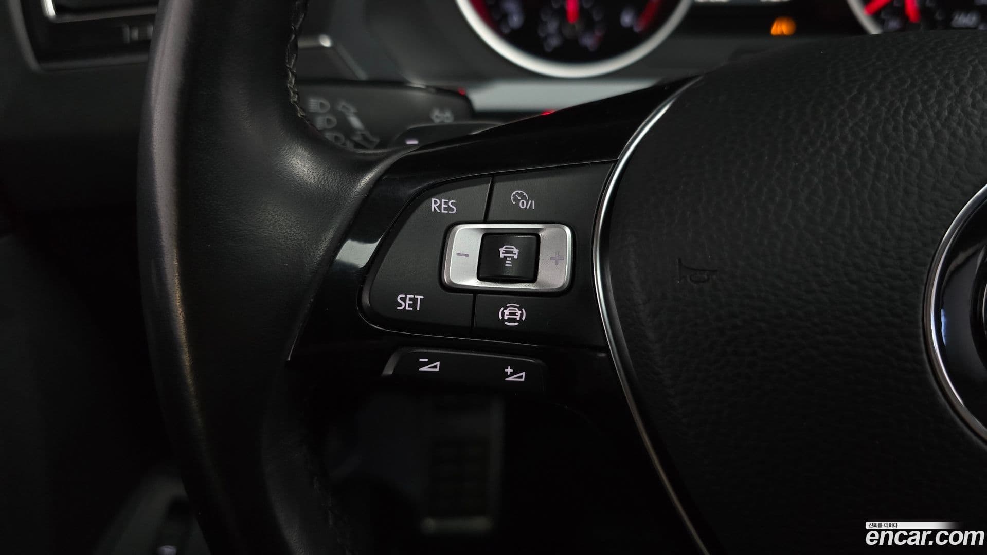 Main__Slider__Photo:Tiguan Volkswagen 2020.11-15