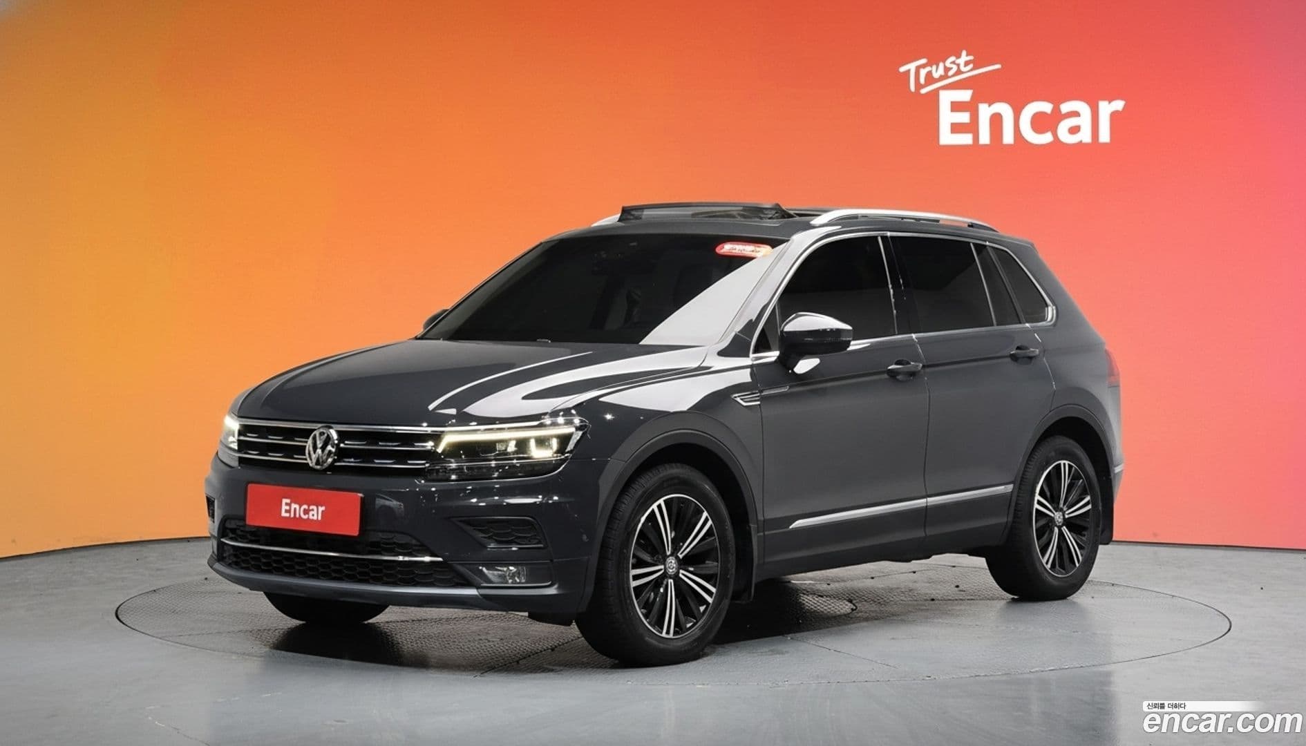 Main__Slider__Photo:Tiguan Volkswagen 2020.11-0