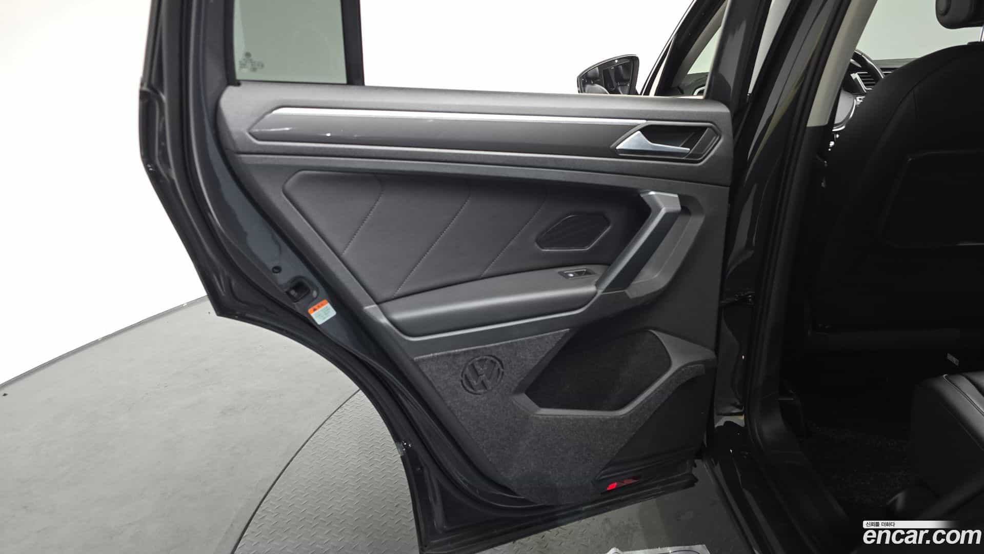 Tiguan Volkswagen 2020.11-INNER-035