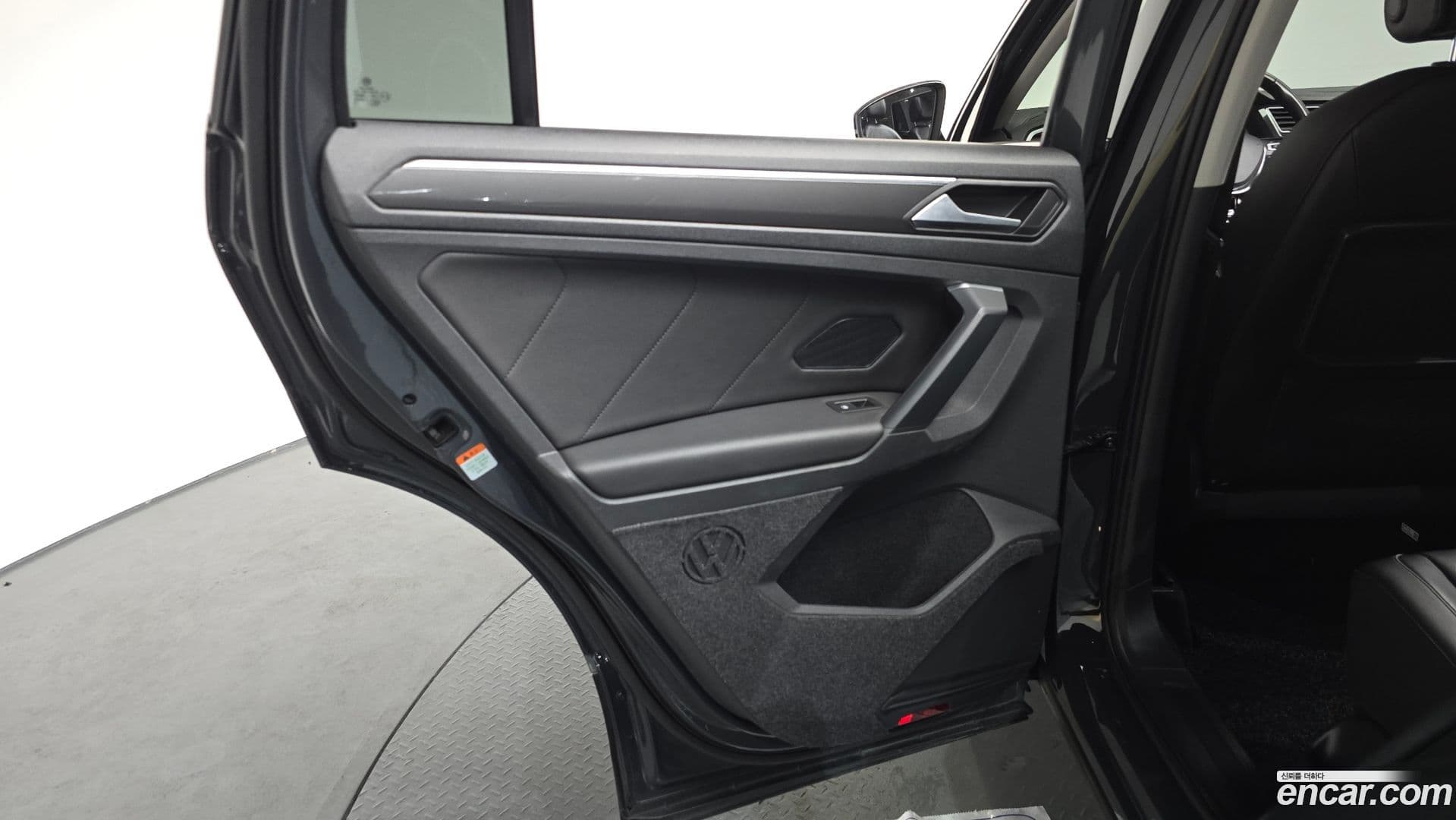 Main__Slider__Photo:Tiguan Volkswagen 2020.11-24