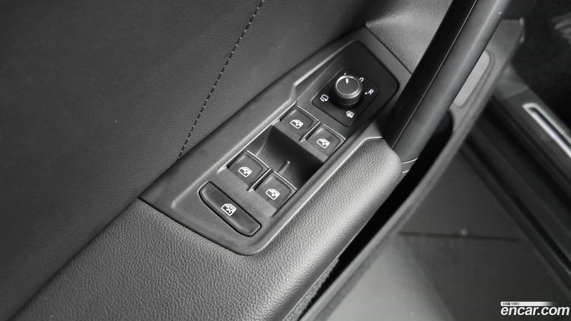 Tiguan Volkswagen 2020.11-OPTION-040