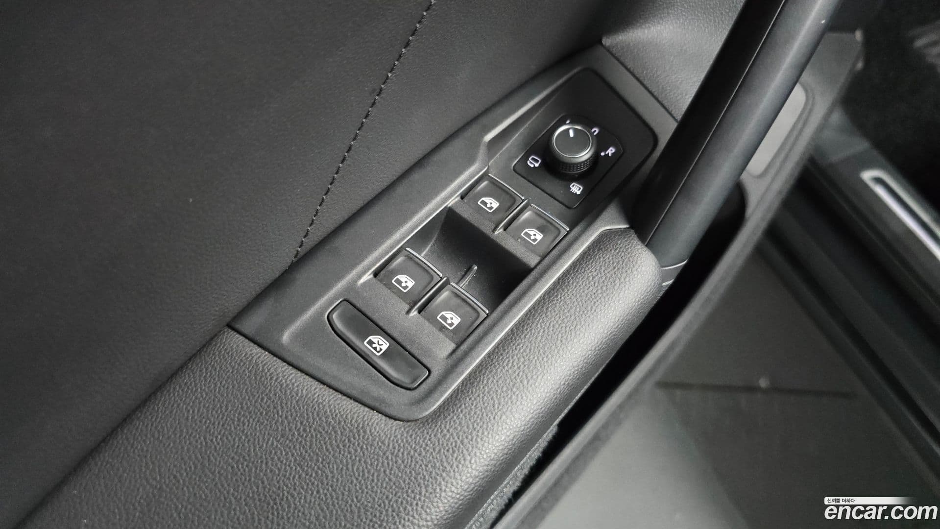 Main__Slider__Photo:Tiguan Volkswagen 2020.11-26