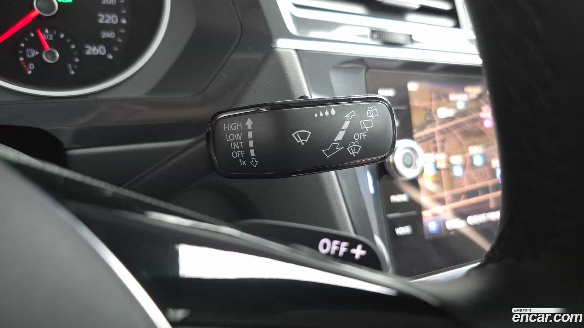 Tiguan Volkswagen 2020.11-OPTION-046
