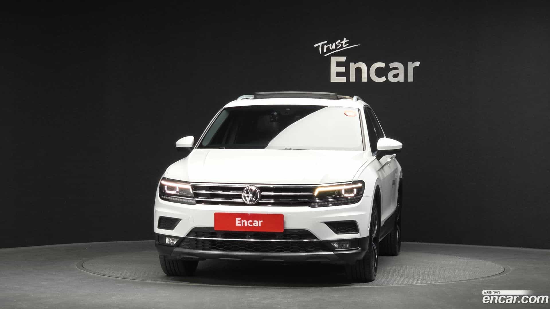 Tiguan Volkswagen 2020.10-OUTER-003