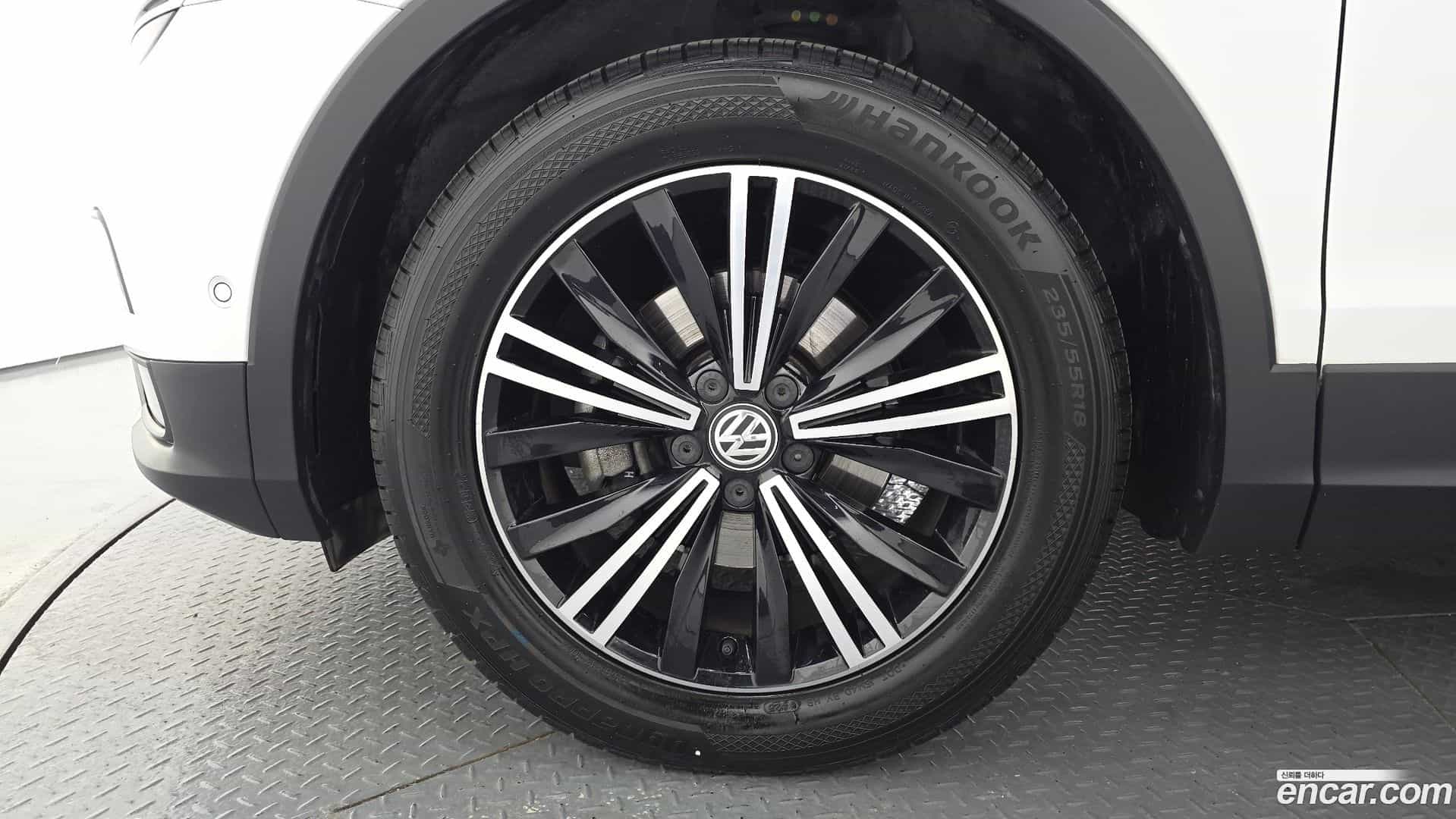 Tiguan Volkswagen 2020.10-OUTER-005