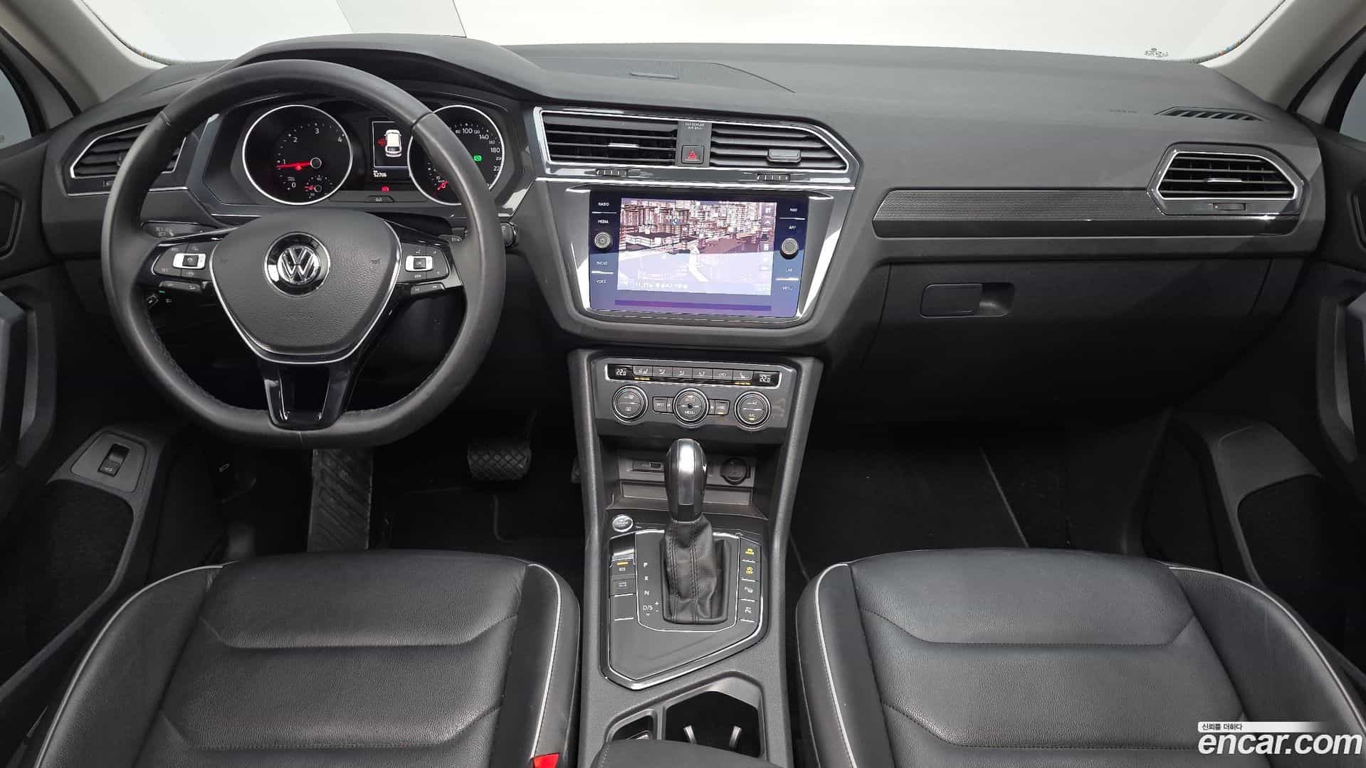Tiguan Volkswagen 2020.10-INNER-007