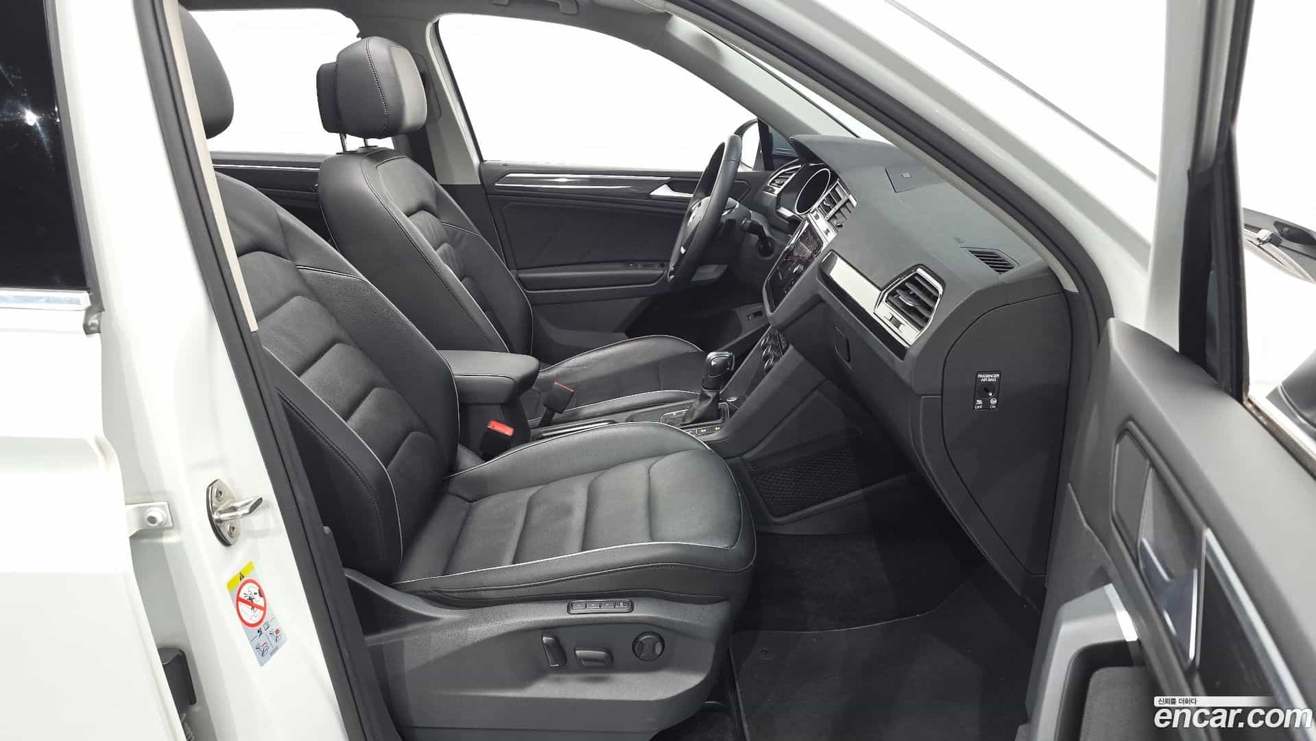 Tiguan Volkswagen 2020.10-INNER-010