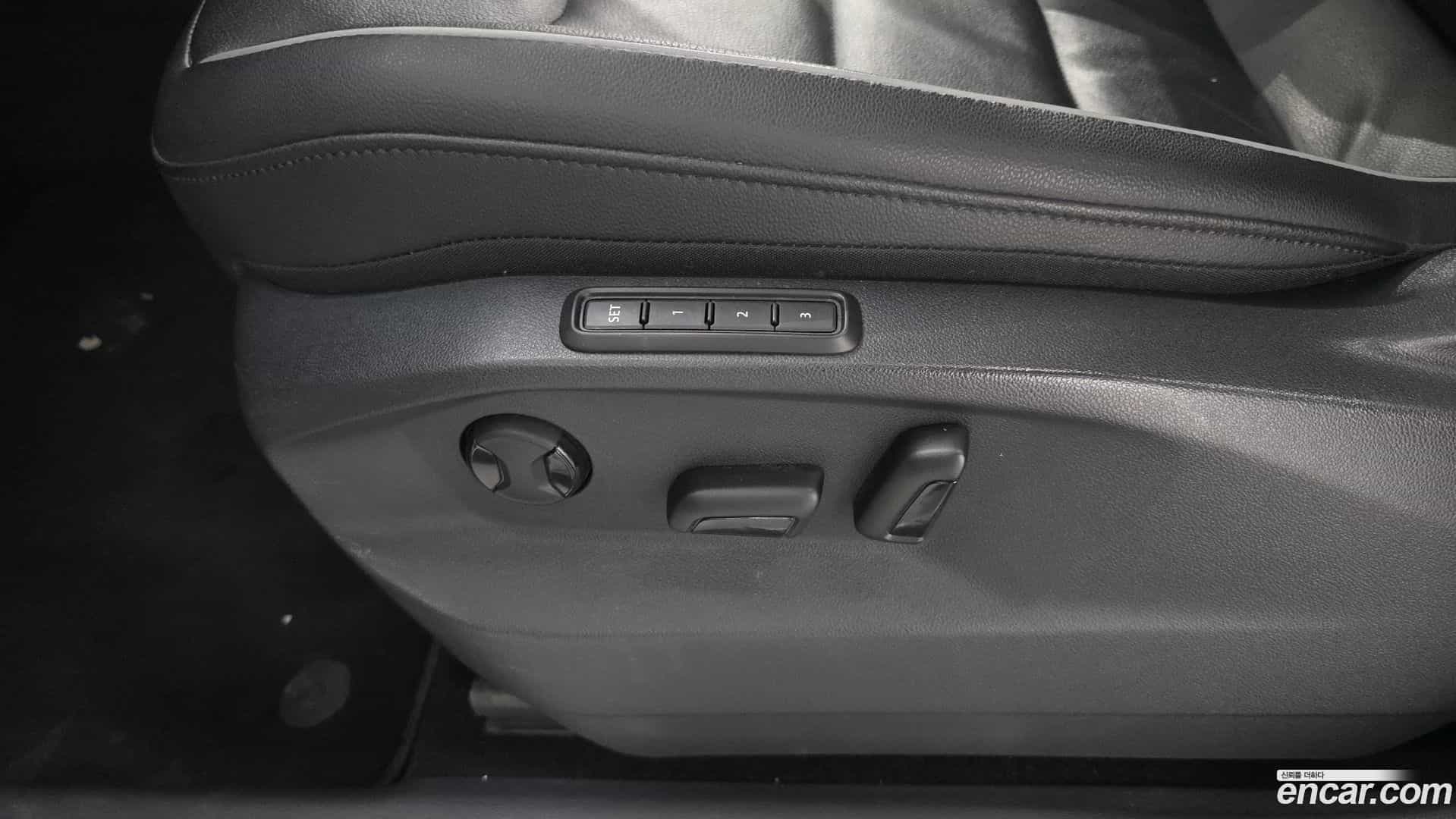 Tiguan Volkswagen 2020.10-OPTION-022